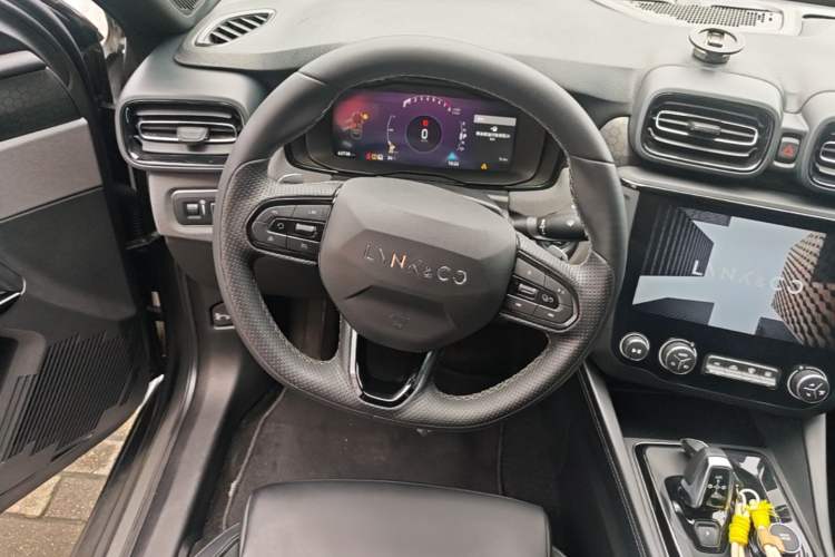 Used Lynk & Co 03 2022 2.0TD DCT GenioPlus Steering Wheel