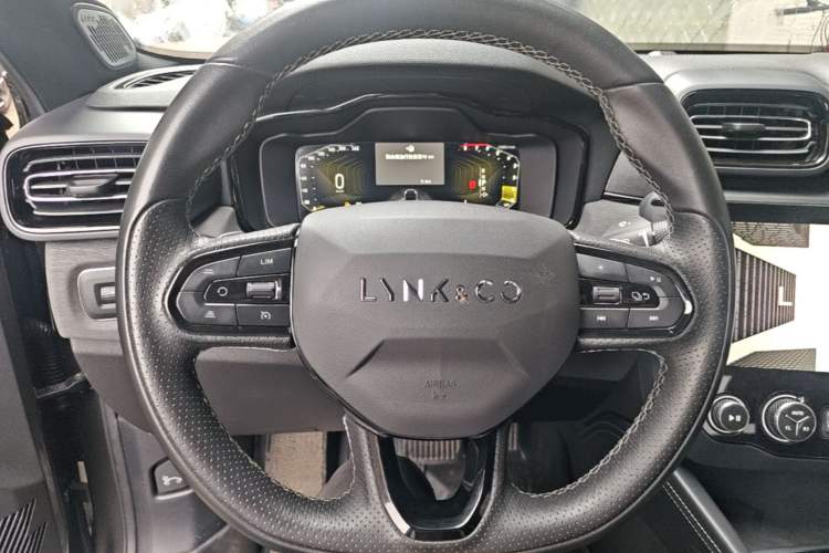 Used Lynk & Co 03 2022 2.0TD DCT JingPro Steering Wheel
