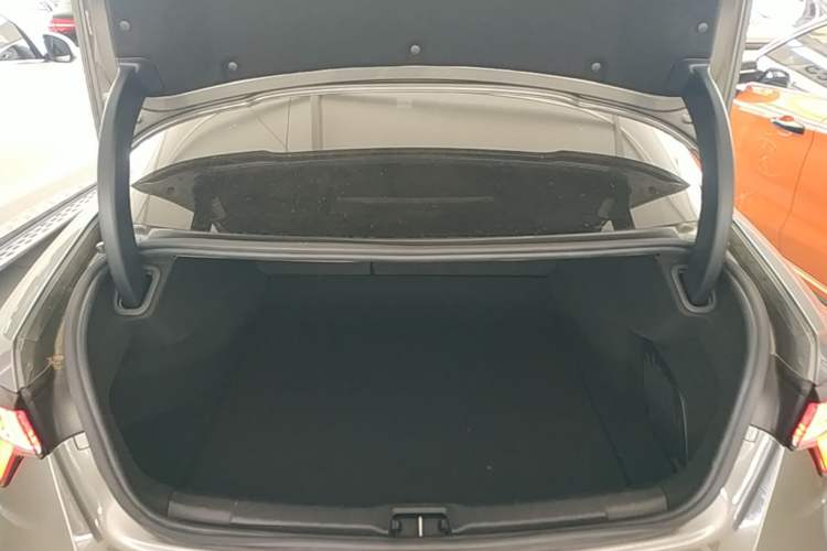 Used Lynk & Co 03 2022 1.5TD DCT JingPro Trunk