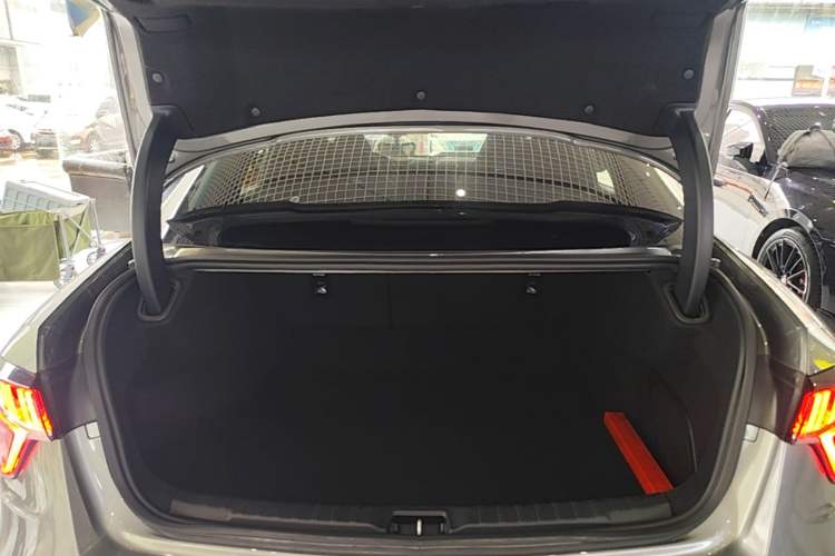 Used Lynk & Co 03 2022 2.0TD DCT JingPro Trunk