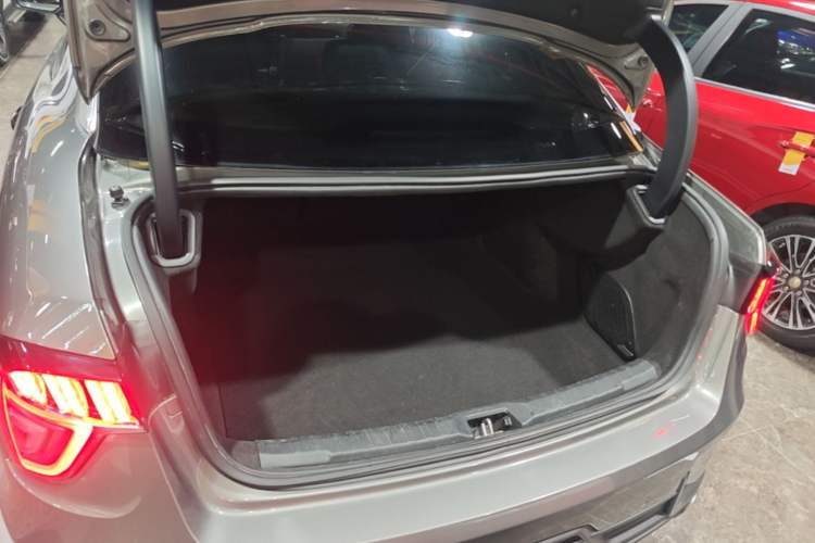 Used Lynk & Co 03 2022 2.0TD DCT JingPro Trunk
