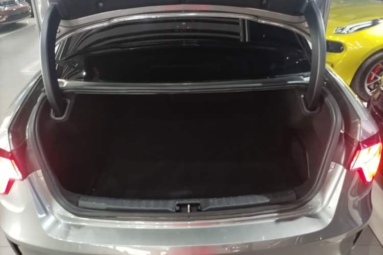 Used Lynk & Co 03 2022 2.0TD DCT JingPro Trunk