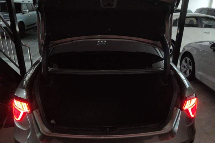 Used Lynk & Co 03 2022 1.5TD DCT JingPro Trunk