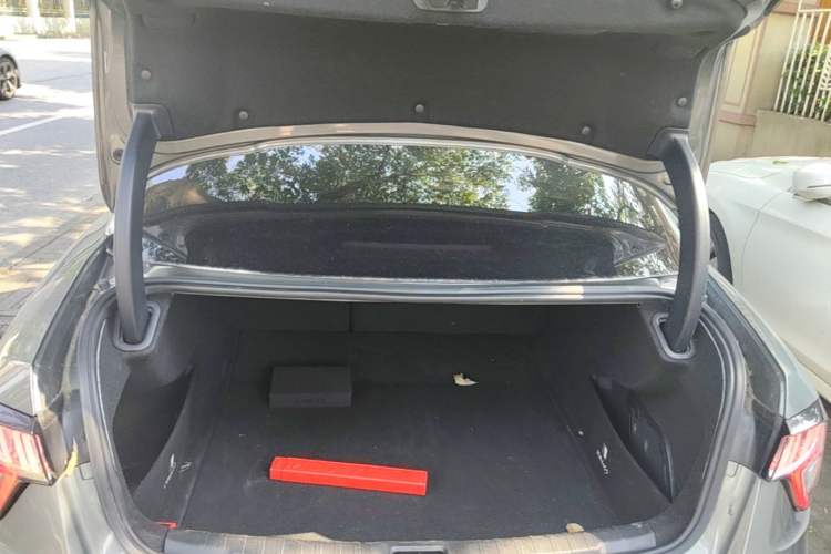 Used Lynk & Co 03 2022 1.5TD DCT JingPro Trunk