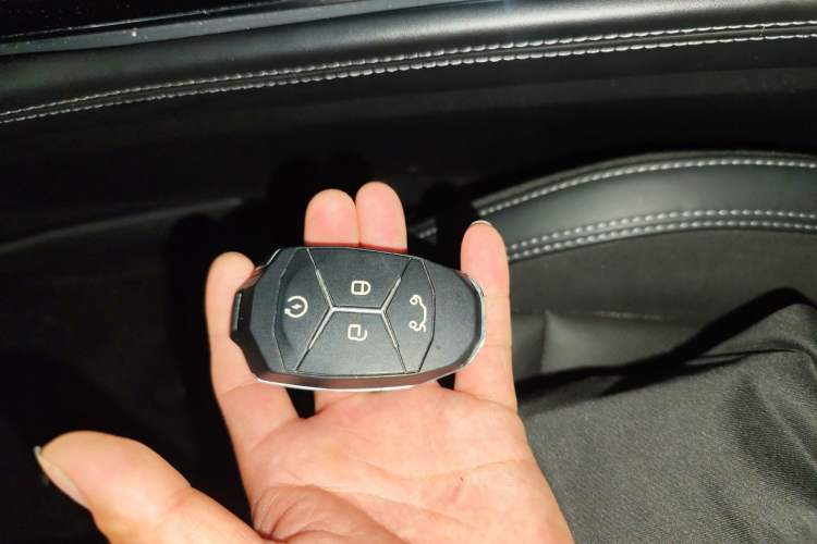 Used Lynk & Co 03 2022 2.0TD DCT JingPro Vehicle Key
