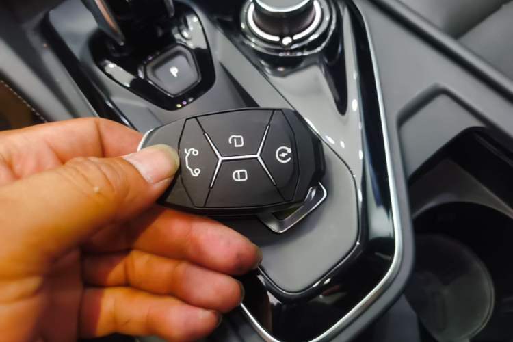 Used Lynk & Co 03 2022 1.5TD DCT JingPro Vehicle Key