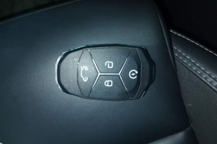 Used Lynk & Co 03 2022 2.0TD DCT GenioPlus Vehicle Key