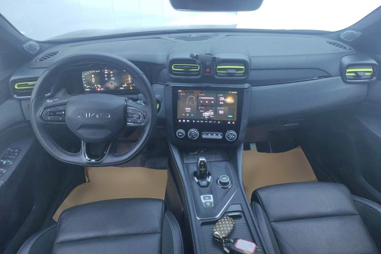 Used Lynk & Co 03 2022 2.0TD DCT JingPro Center Console