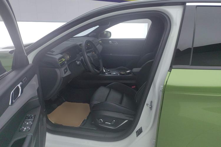 Used Lynk & Co 03 2022 2.0TD DCT JingPro Left Front Seat
