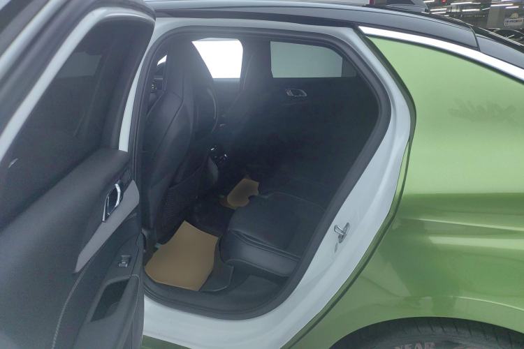 Used Lynk & Co 03 2022 2.0TD DCT JingPro Left Rear Seat