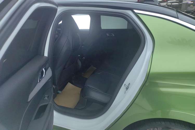 Used Lynk & Co 03 2022 2.0TD DCT JingPro Right Rear Seat