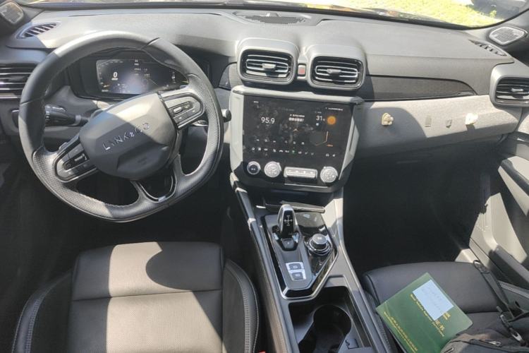 Used Lynk & Co 03 2022 2.0TD DCT JingPro Center Console