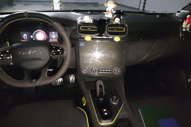 Used Lynk & Co 03 2022 03+ 2.0TD Automatic Performance Package Center Console