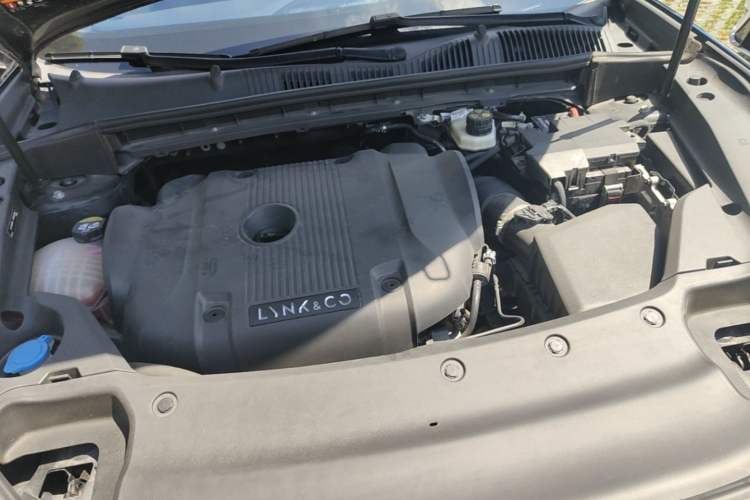 Used Lynk & Co 03 2022 2.0TD DCT JingPro Engine Bay