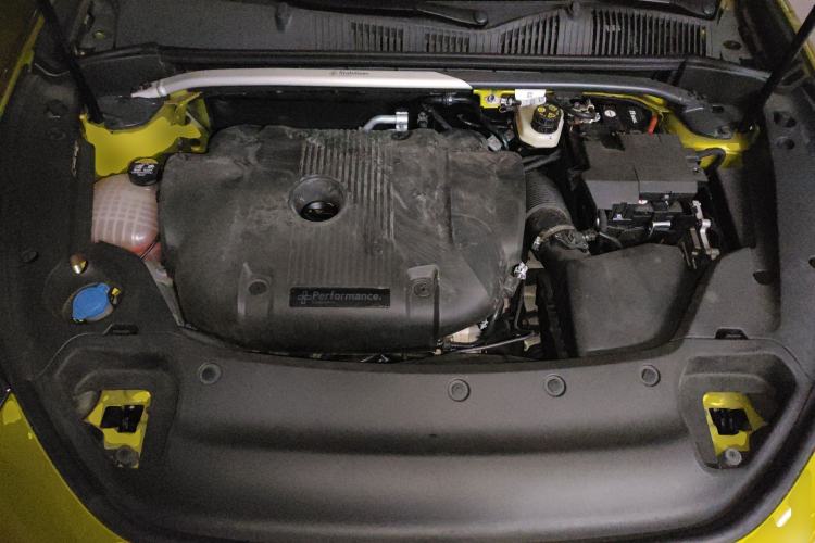 Used Lynk & Co 03 2022 03+ 2.0TD Automatic Performance Package Engine Bay