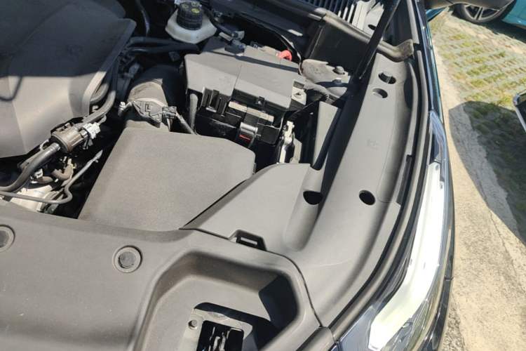 Used Lynk & Co 03 2022 2.0TD DCT JingPro Engine Bay Left
