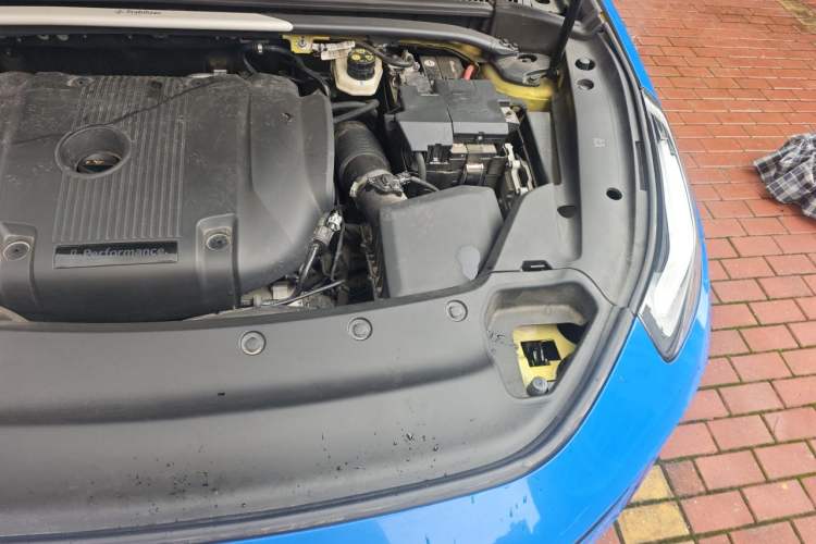 Used Lynk & Co 03 2022 03+ 2.0TD Automatic Wind-Chasing Edition Engine Bay Left