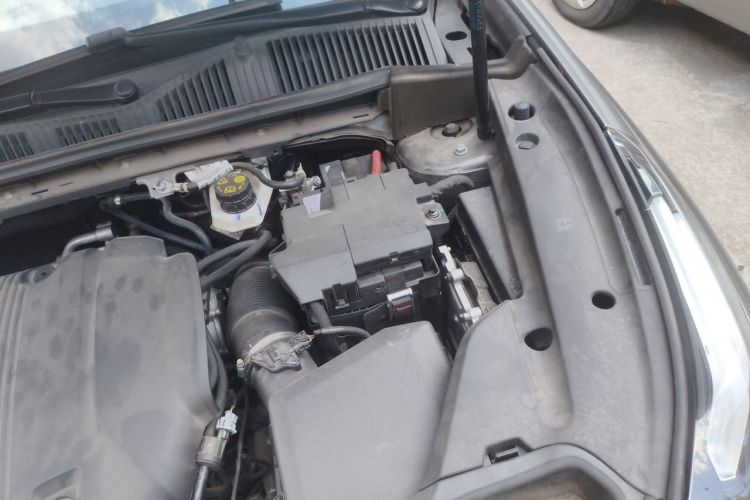 Used Lynk & Co 03 2022 2.0TD DCT JingPro Engine Bay Left