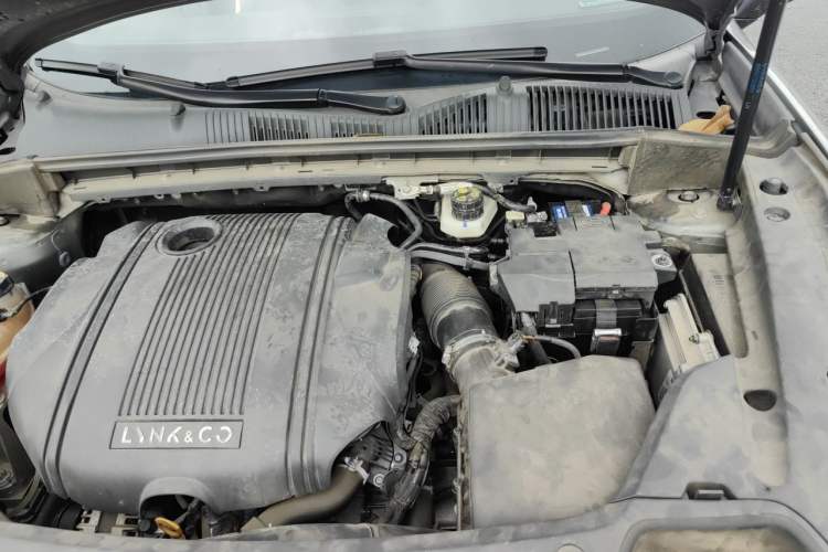 Used Lynk & Co 03 2022 1.5TD DCT JingPro Engine Bay Left