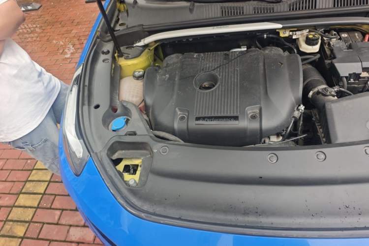 Used Lynk & Co 03 2022 03+ 2.0TD Automatic Wind-Chasing Edition Engine Bay Right