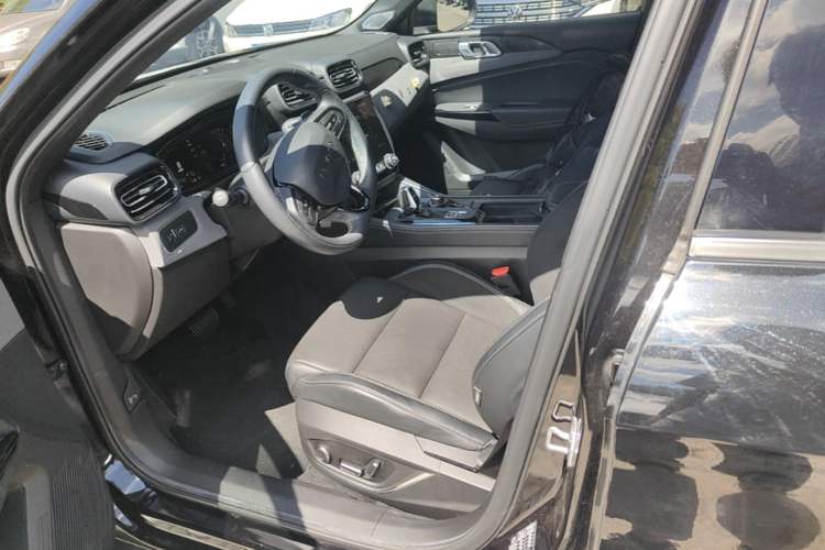 Used Lynk & Co 03 2022 2.0TD DCT JingPro Left Front Seat