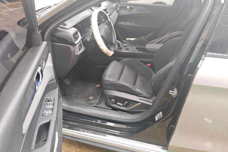 Used Lynk & Co 03 2022 2.0TD DCT JingPro Left Front Seat