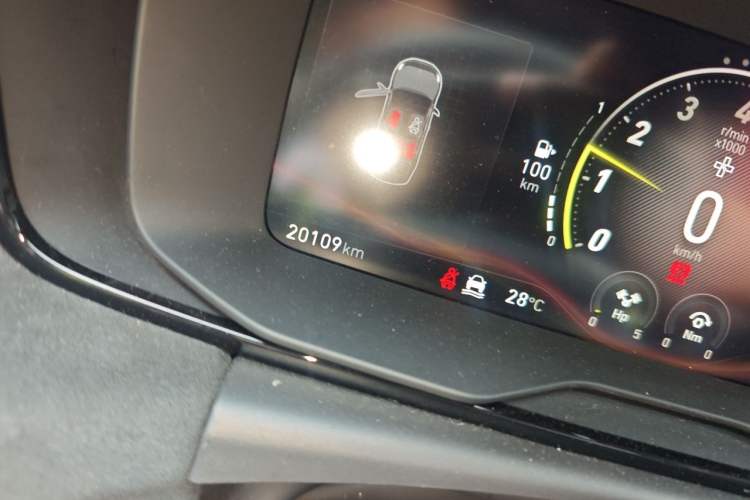 Used Lynk & Co 03 2022 03+ 2.0TD Automatic Wind-Chasing Edition Odometer Close Up