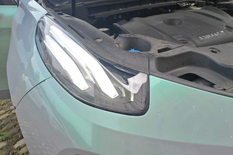 Used Lynk & Co 03 2022 2.0TD DCT JingPro Right Front Headlight