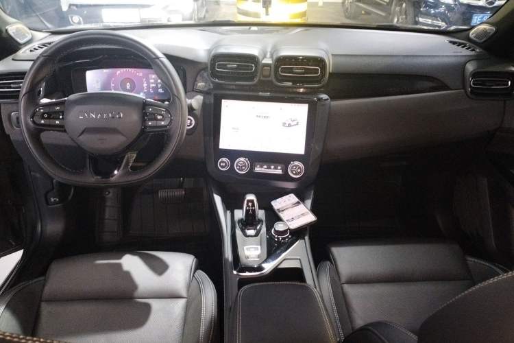 Used Lynk & Co 03 2022 2.0TD DCT JingPro Interior 2