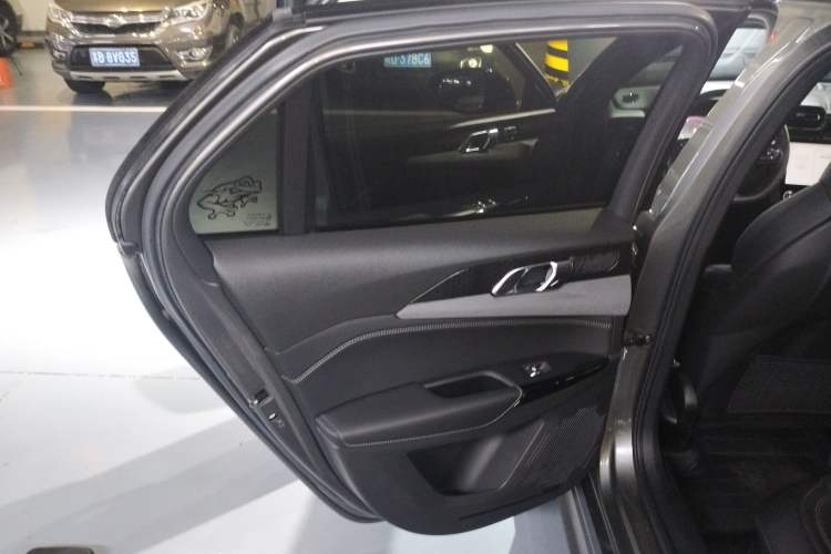 Used Lynk & Co 03 2022 2.0TD DCT JingPro Interior 8