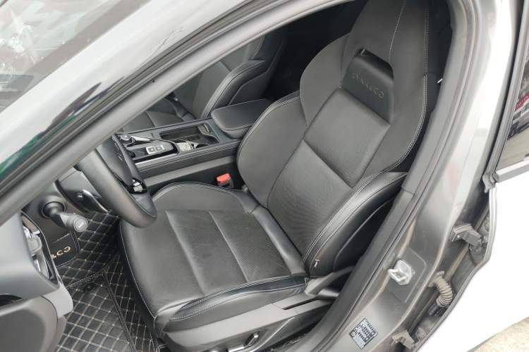 Used Lynk & Co 03 2022 2.0TD DCT JingPro Left Front Seat