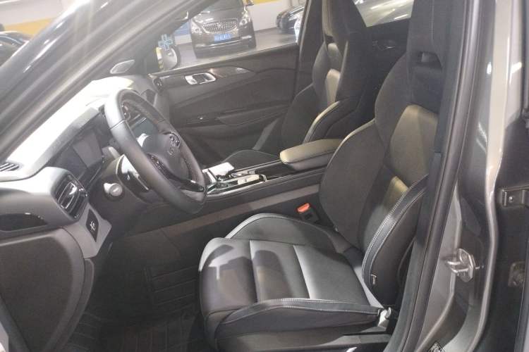 Used Lynk & Co 03 2022 2.0TD DCT JingPro Left Front Seat