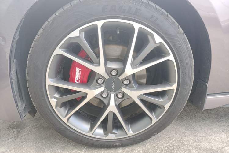 Used Lynk & Co 03 2022 2.0TD DCT JingPro Left Front Wheel Hub