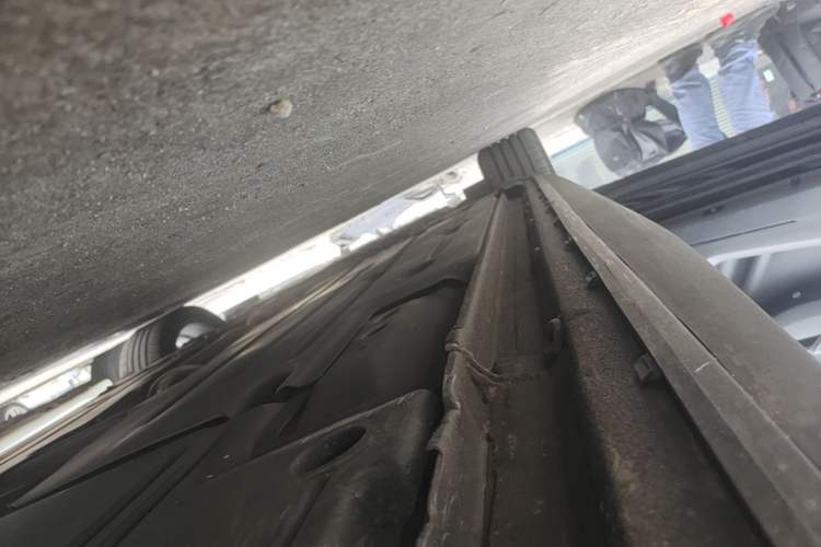 Used Lynk & Co 03 2022 2.0TD DCT JingPro Left Side Sill