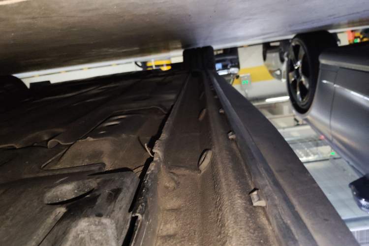 Used Lynk & Co 03 2022 2.0TD DCT JingPro Left Side Sill