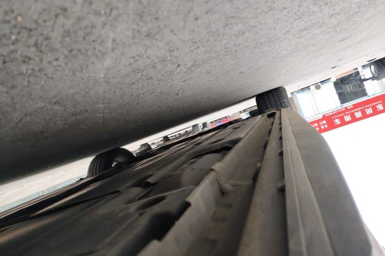 Used Lynk & Co 03 2022 2.0TD DCT JingPro Left Side Sill
