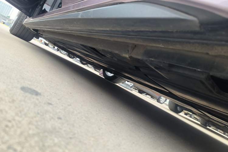 Used Lynk & Co 03 2022 2.0TD DCT JingPro Left Side Sill