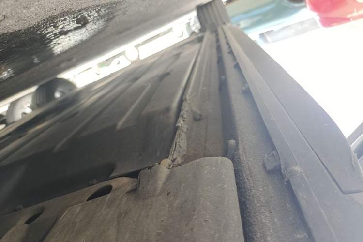 Used Lynk & Co 03 2022 2.0TD DCT JingPro Right Side Sill