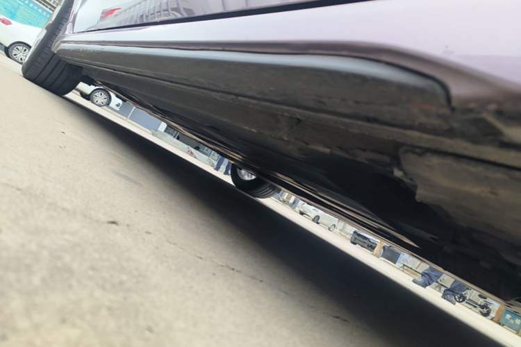 Used Lynk & Co 03 2022 2.0TD DCT JingPro Right Side Sill