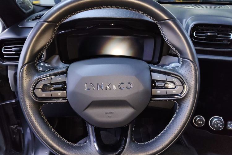 Used Lynk & Co 03 2022 2.0TD DCT JingPro Steering Wheel