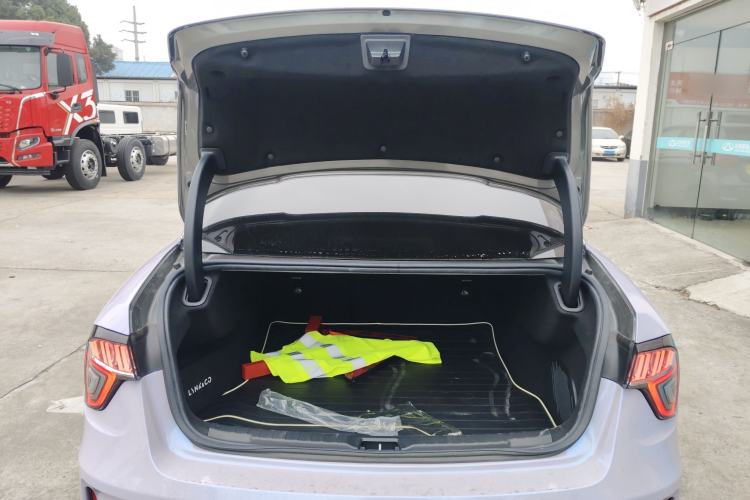 Used Lynk & Co 03 2022 2.0TD DCT JingPro Trunk