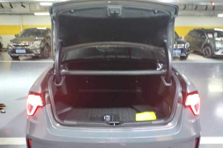 Used Lynk & Co 03 2022 2.0TD DCT JingPro Trunk