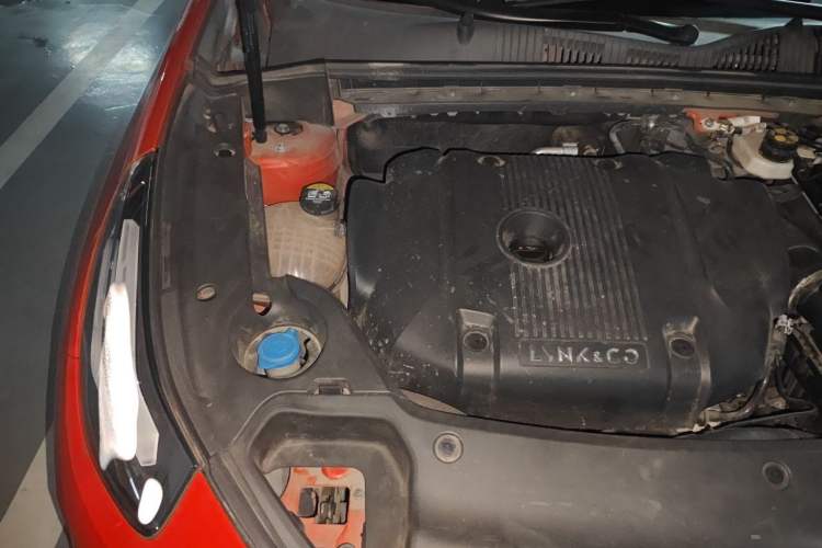 Used Lynk & Co 03 2022 2.0TD DCT JingPro Engine Bay Right
