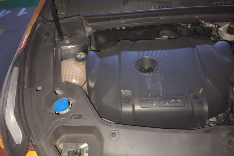 Used Lynk & Co 03 2022 2.0TD DCT JingPro Engine Bay Right