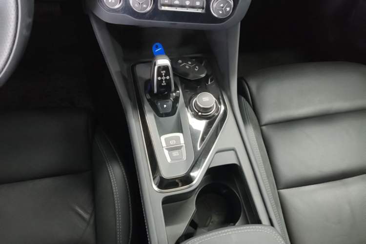 Used Lynk & Co 03 2022 1.5TD DCT JingPro Gear Lever
