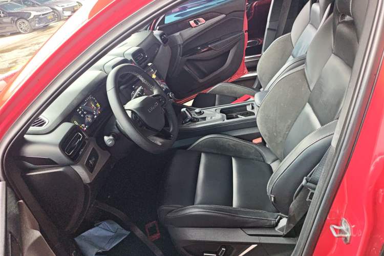 Used Lynk & Co 03 2022 1.5TD DCT JingPlus Left Front Seat