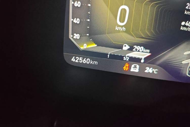Used Lynk & Co 03 2022 2.0TD DCT JingPro Odometer Close Up