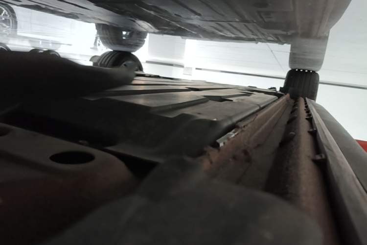 Used Lynk & Co 03 2022 1.5TD DCT JingPro Right Side Sill