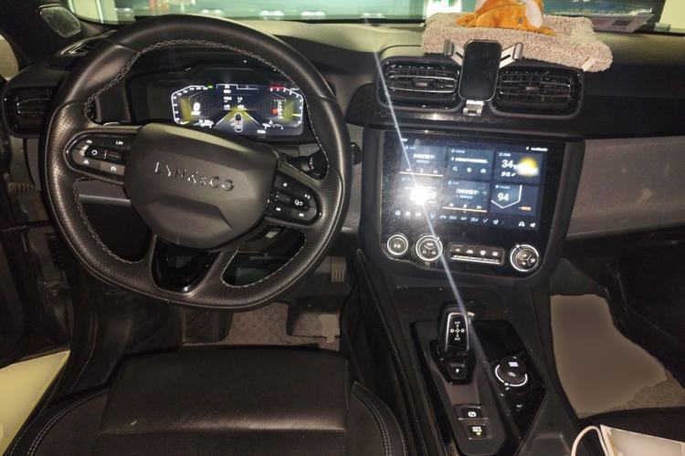Used Lynk & Co 03 2022 1.5TD DCT JingPro Center Console
