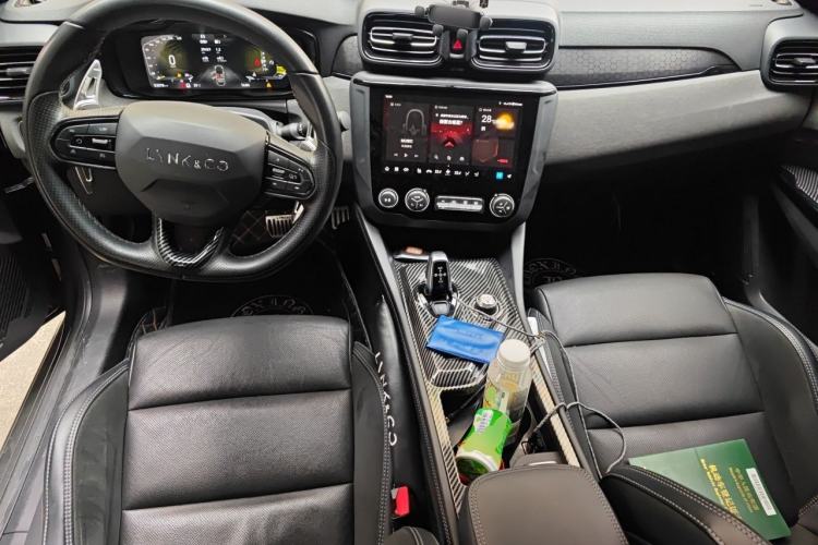 Used Lynk & Co 03 2022 2.0TD DCT JingPro Center Console